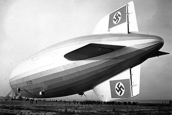 le dirigeable Hindenburg hindenburg
